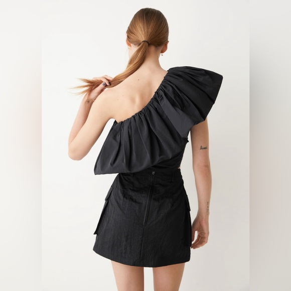 & Other Stories Ruffled One-Shoulder Top - Picture 4 of 8